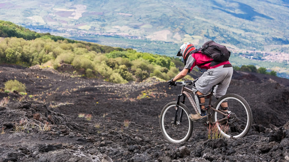 13 Etna in Mountain Bike: Pista Altomontana
